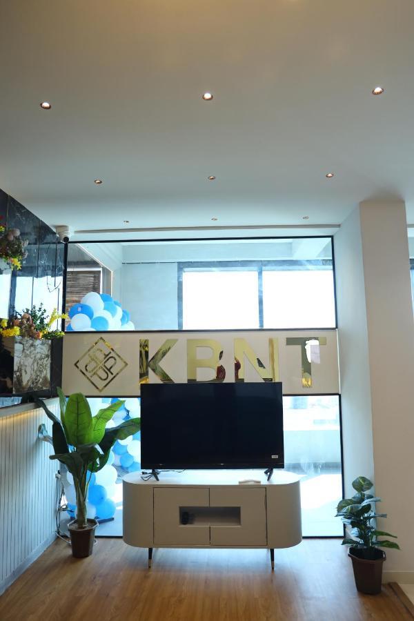 Hotel The Parker Inn By Kbnt Group Surat Exterior foto