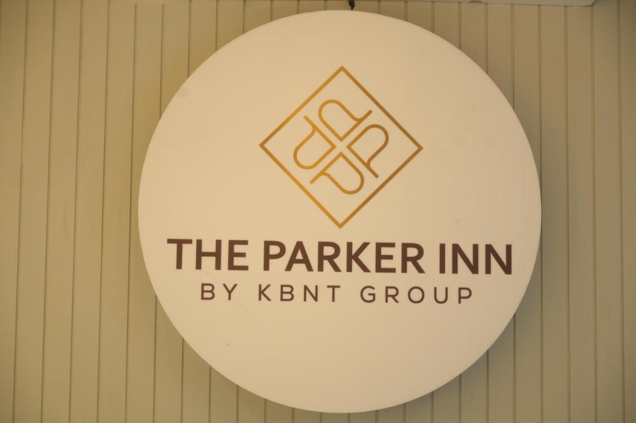 Hotel The Parker Inn By Kbnt Group Surat Exterior foto