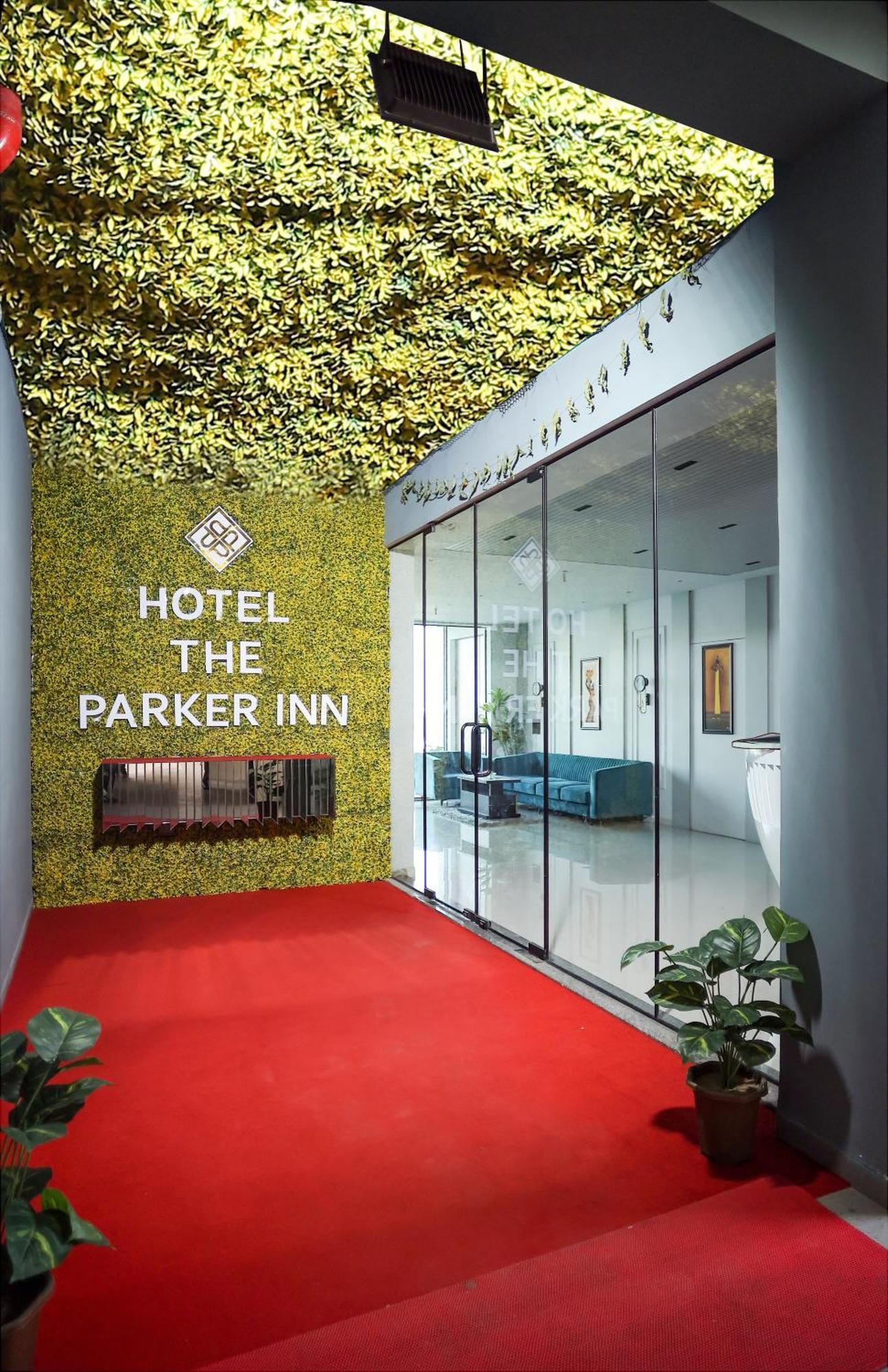 Hotel The Parker Inn By Kbnt Group Surat Exterior foto